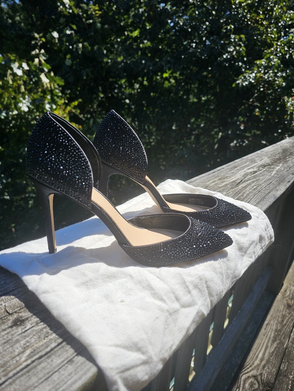 Badgley Mischka Jewel Black Crystal Rhinestone D’Orsay Heels Pumps 7.5